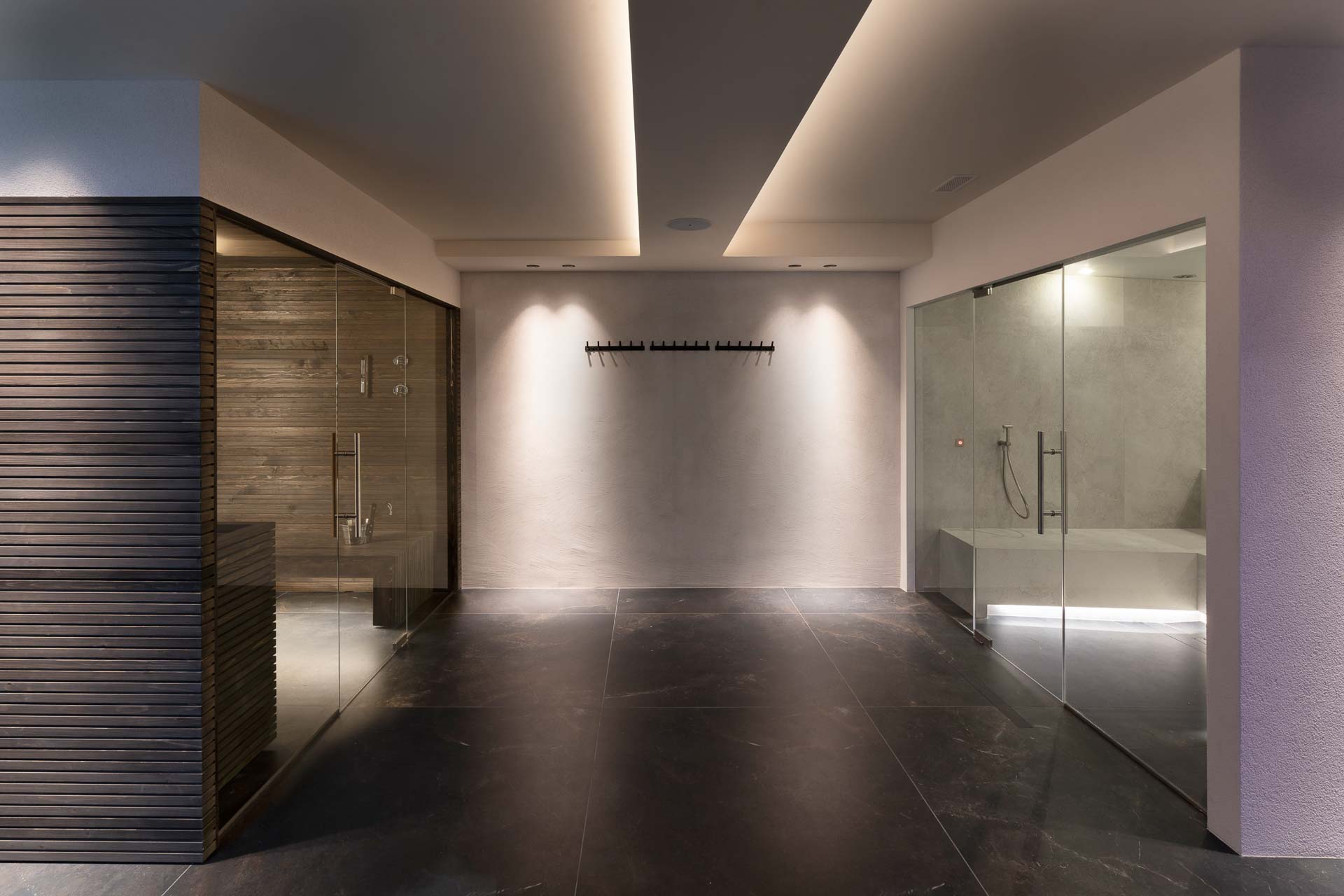 Le cabine sauna e bagno turco cabine della sauna e del bagno turco illuminate
