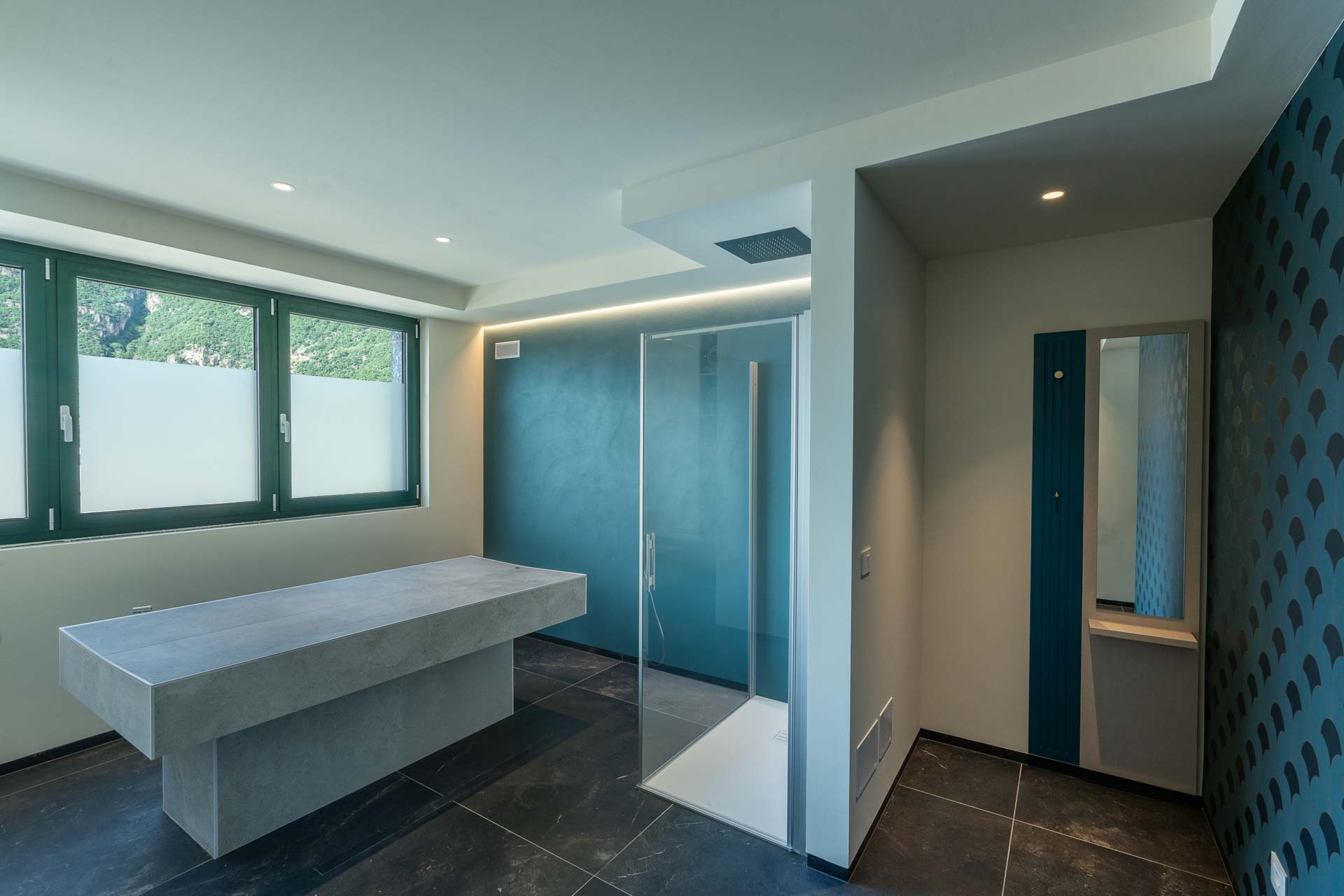 Zona Hammam lettino e cabina della zona hammam